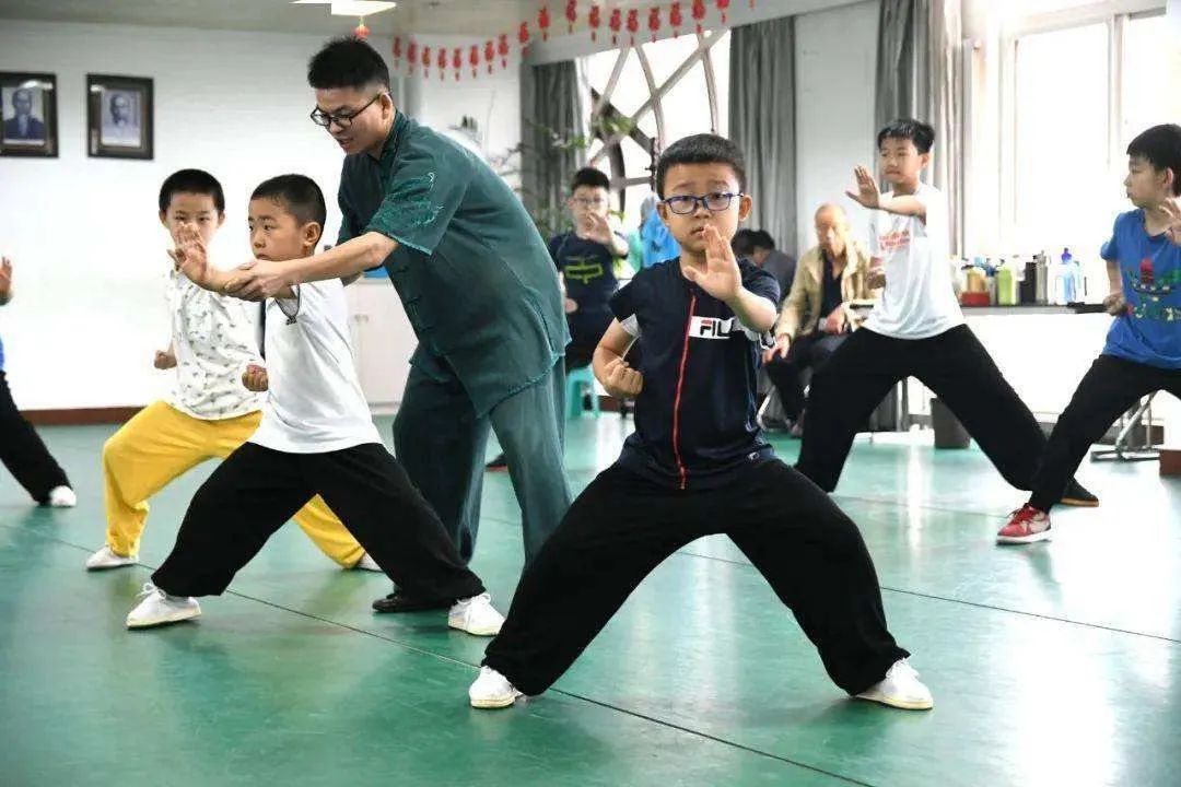 国学诵读背景图片_国学诵读表演视频_国学诵读
