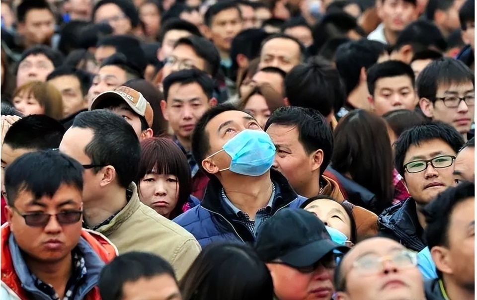 进入年轻社会人的感受_年轻人步入社会_刚进入社会的年轻人