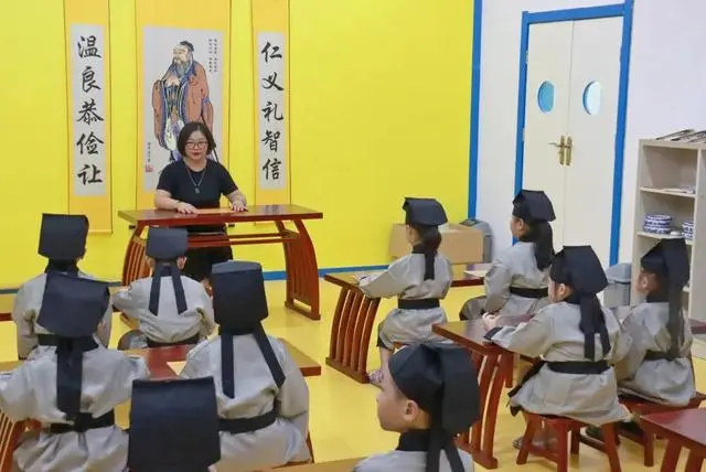 国学幼儿园_幼儿国学_国学幼儿园和普通幼儿园哪个好