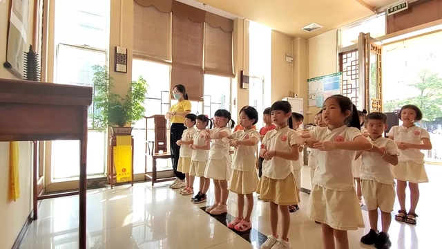 国学幼儿园和普通幼儿园哪个好_幼儿国学_国学幼儿园