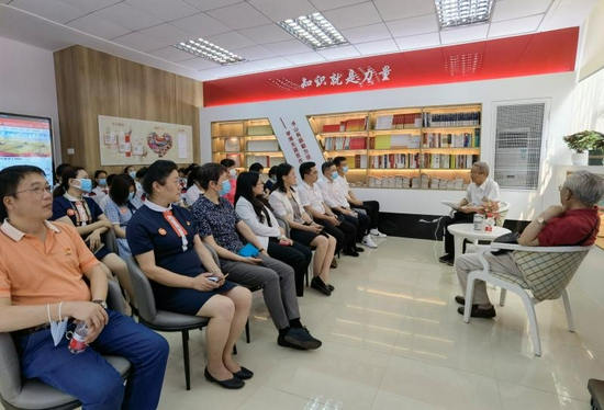 黄埔区在普晖社区“学习强国”学习平台线下体验馆组织开展主题宣讲、故事分享会等学习活动。