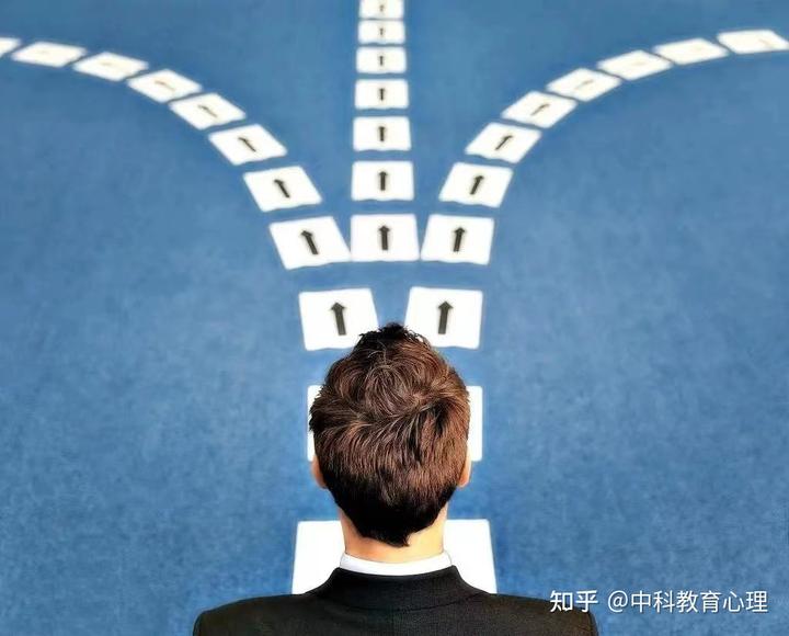 用小草来借物喻人清洁工_用法律规范人们的行为_麦独孤用什么来解释人的社会行为