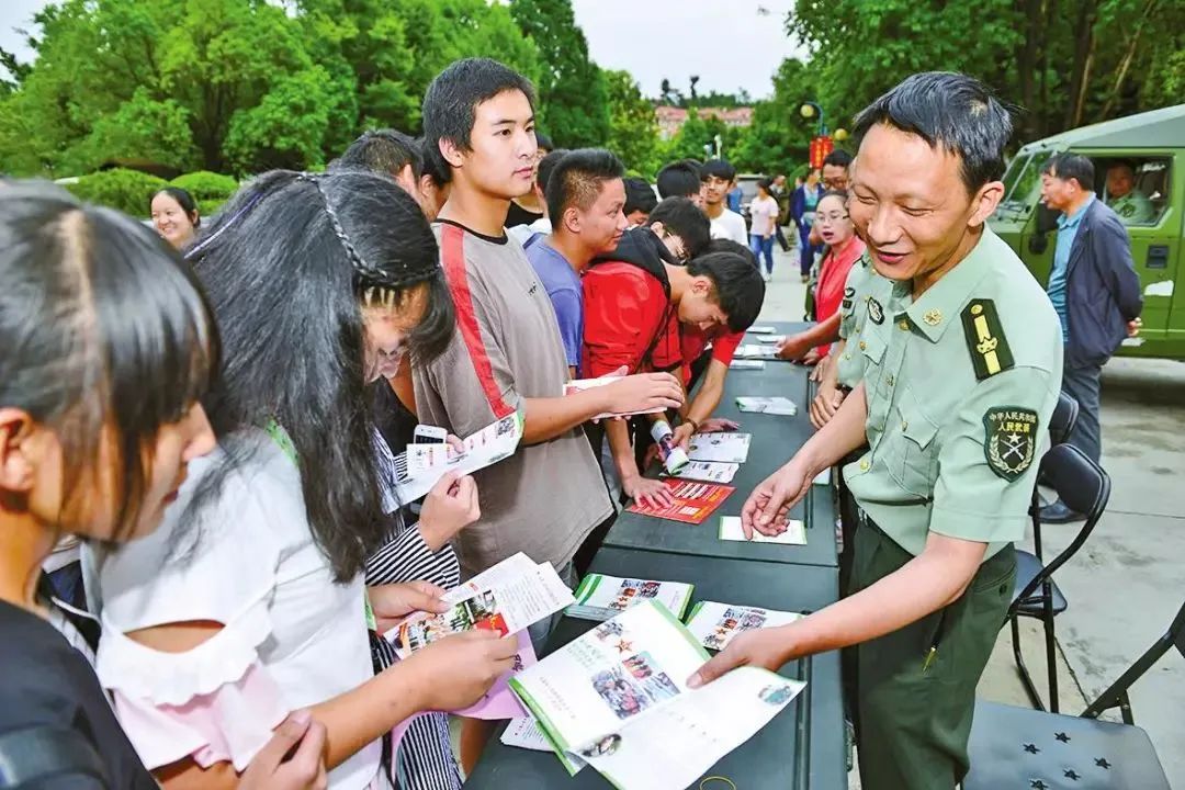 当兵在社会上有什么好处_当兵有好有坏是吗_当兵好处坏处