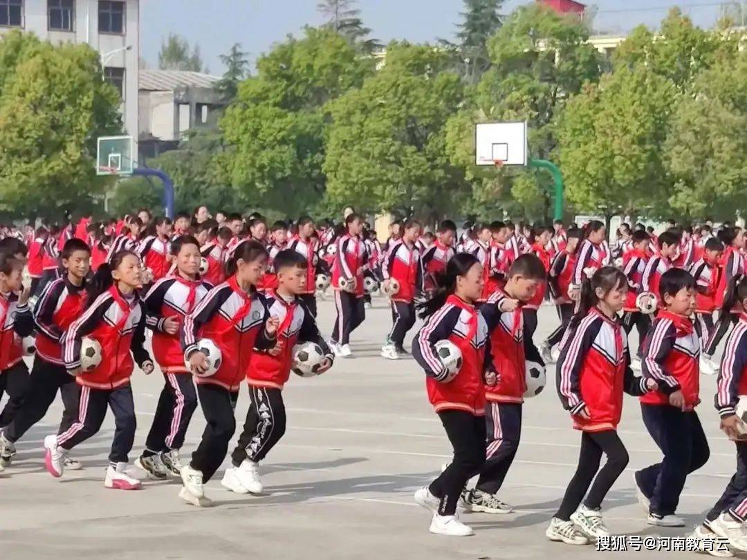 国学操_国学操天地玄黄台词_国学操歌词