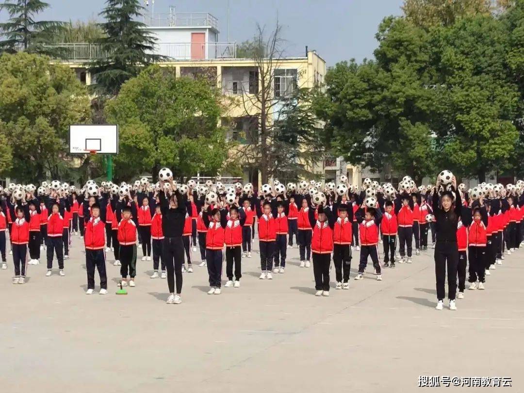 国学操歌词_国学操天地玄黄台词_国学操