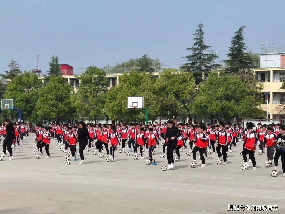 国学操歌词_国学操_国学操天地玄黄台词