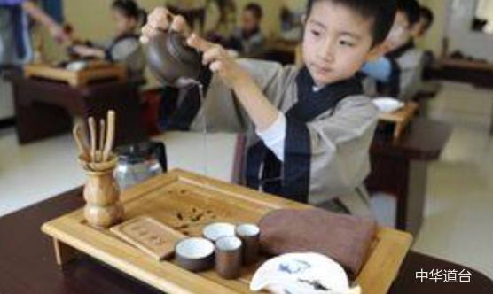 国学热现象引发的思考_国学热的看法_国学热