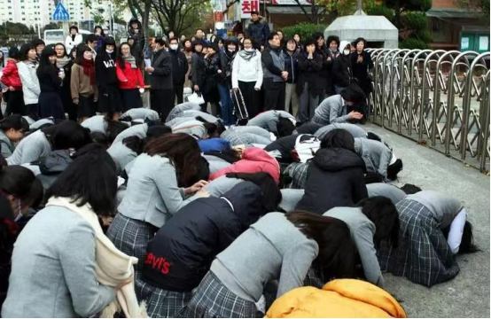 韩国学生_韩国学生发型_韩国学生累还是日本学生累