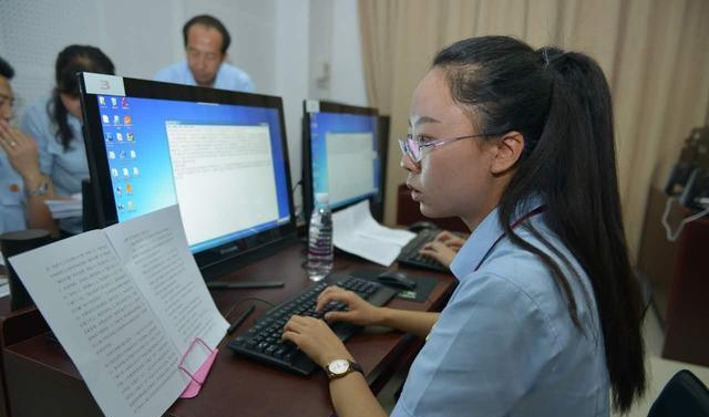 法官的社会地位高吗_法官社会地位高吗_法官地位社会高的原因