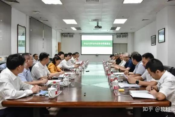学校中国共青团是什么意思_中国学校_学校中国人寿学生保险怎么理赔