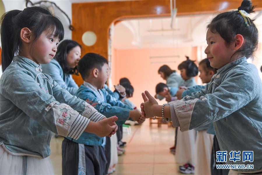 幼儿园国学堂_幼儿园国学_国学园幼儿教师工作内容