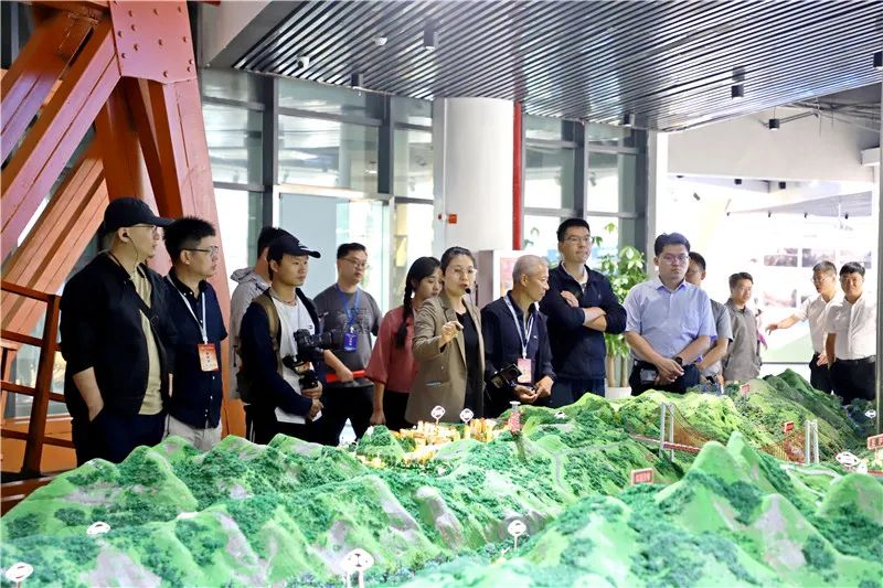 安顺市历史名人_安顺著名人物_安顺名人