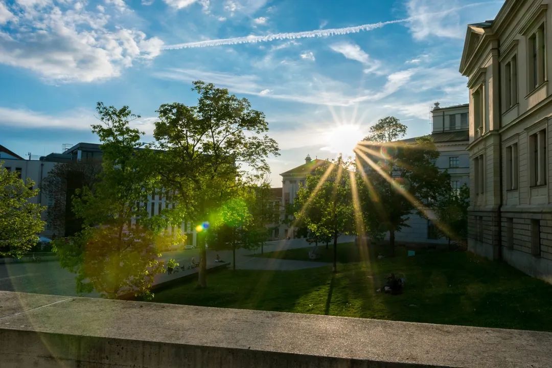 tutak大学美国_钱伟长曾经留学美国_美国学