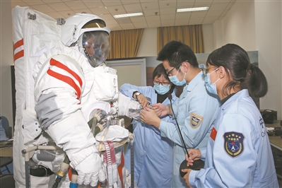 探索宇宙._宇宙探索编辑部讲的什么_宇宙探索编辑部深度解读