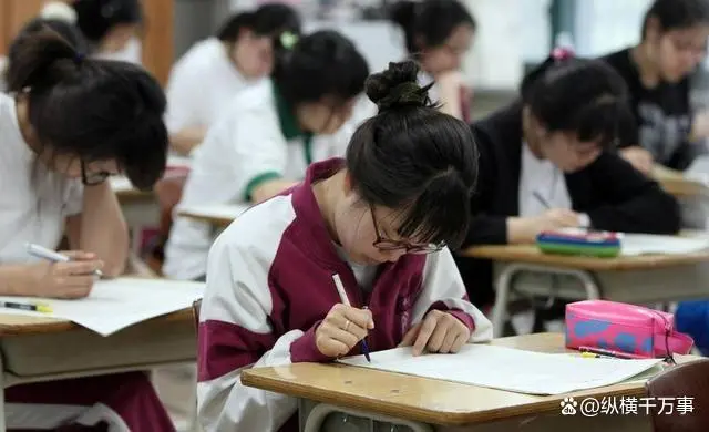 韩国学生_韩国学生发型_韩国学生压力有多大