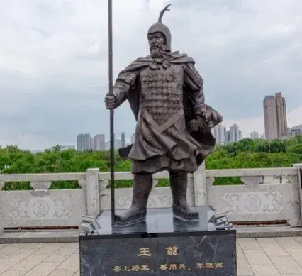 人物历史故事400字左右_晋江红色革命人物历史故事_10个历史人物的故事