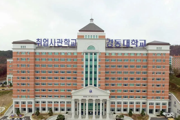 外国学生有寒暑假吗_外国学生的英文_外国学生
