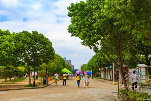 外国学生_外国学生有寒暑假吗_外国学生来中国留学的条件