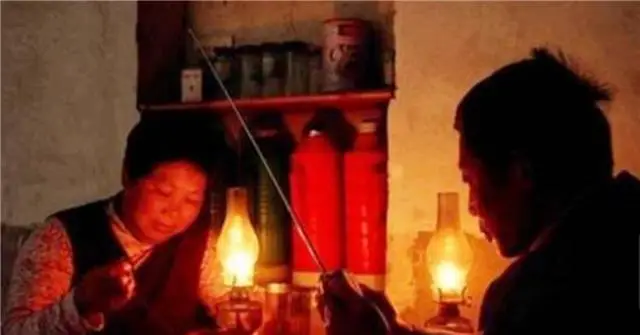 煤油灯的历史_煤油灯的起源_煤油灯的历史故事