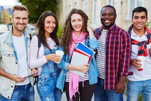 外国学生_外国学生来中国留学待遇_外国学生的英文