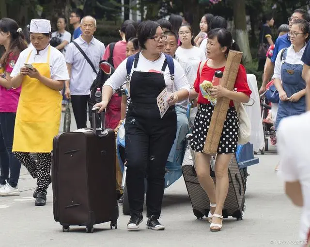 现实面对社会的例子_面对现实的社会_怎么面对社会的现实