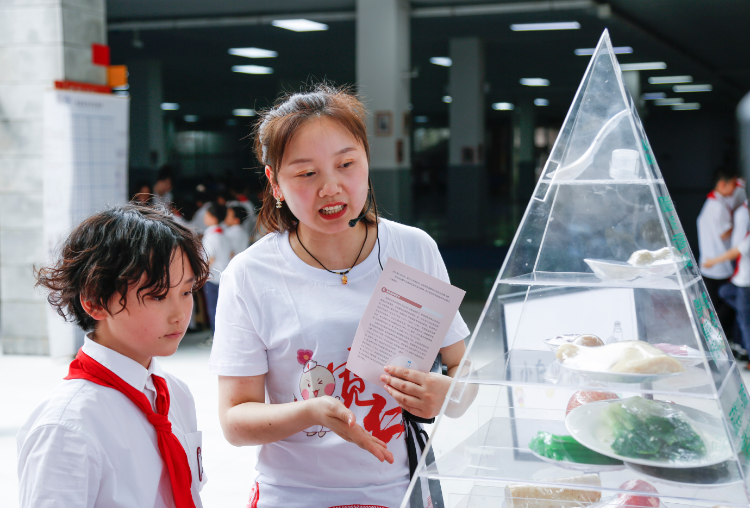 中国学生_学生中国银行办卡需要什么资料_学生中国知网怎么免费下载论文