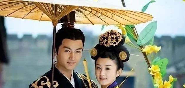 出尔反尔的历史人物_历史反面人物素材_历史人物反转