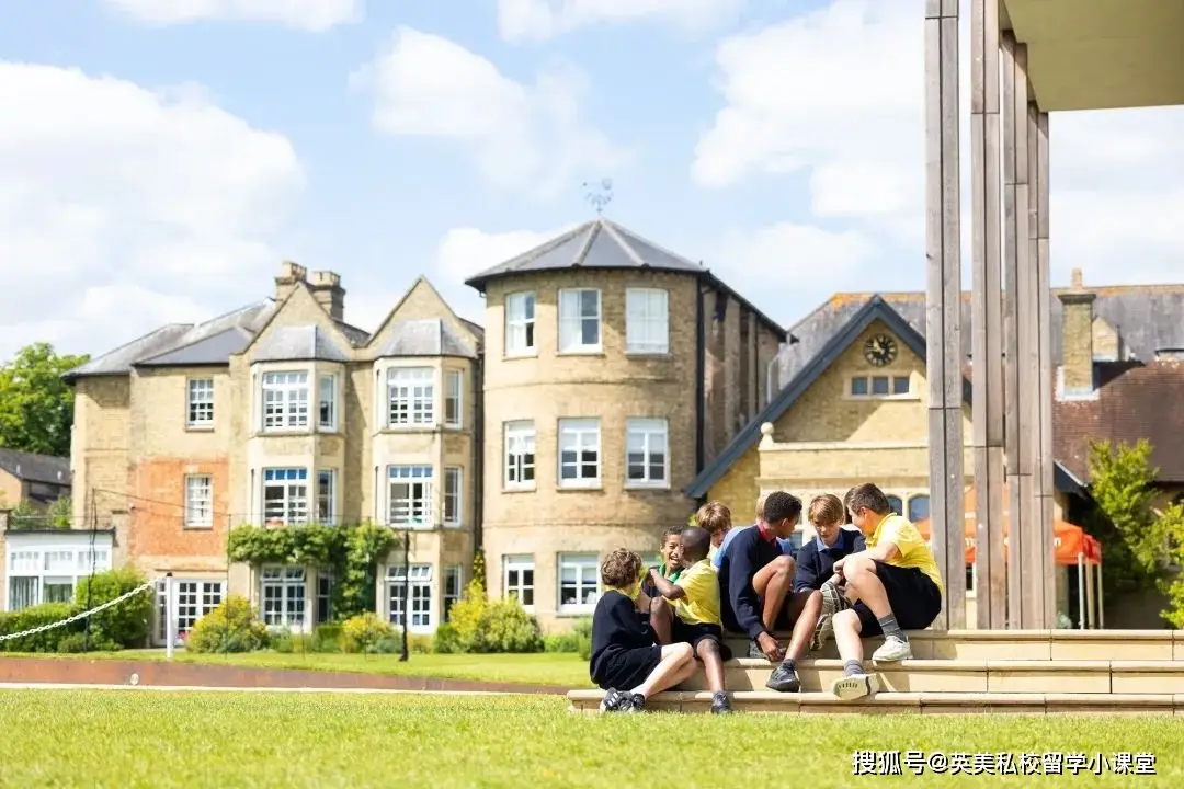 英国学校排名前100_英国学校三个主要假期_英国学校