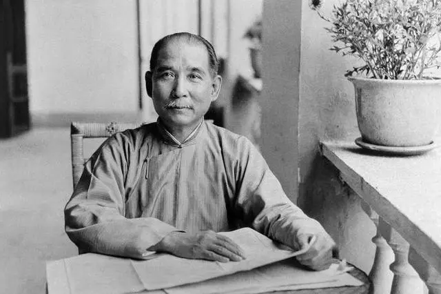 辛亥革命的历史意义_辛亥革命意义历史书内容_辛亥革命意义历史书