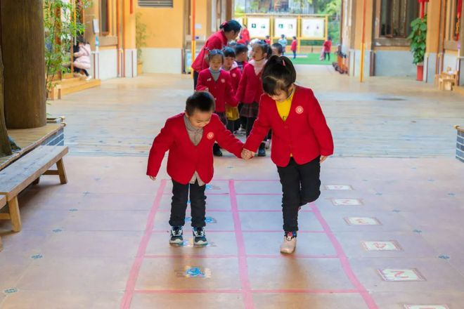 幼儿园国学_国学幼儿园宣传图片_国学园幼儿教师工作内容