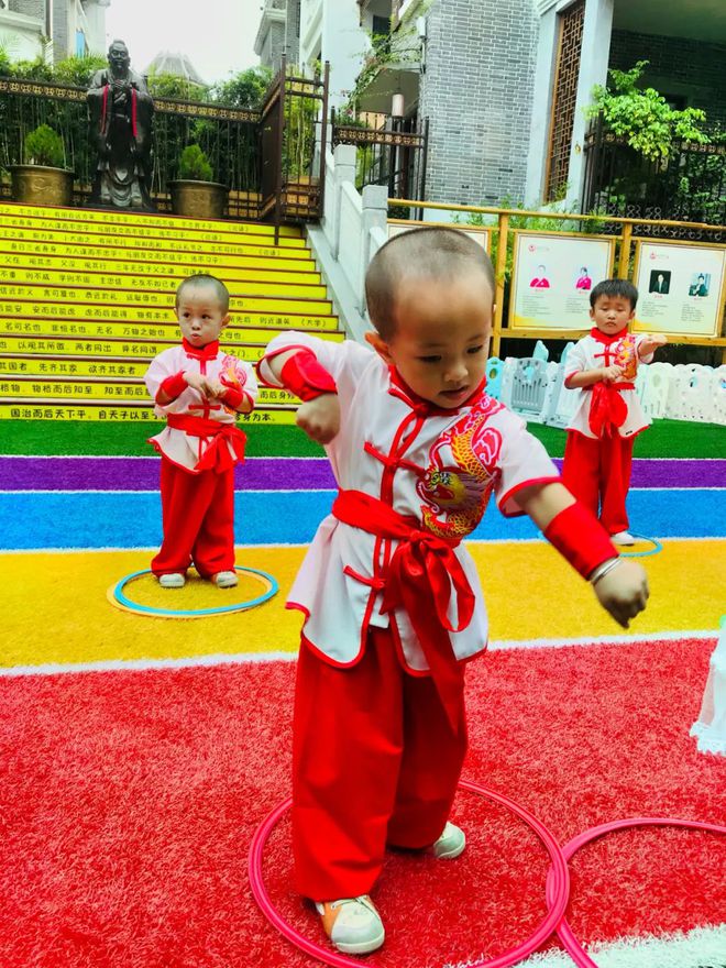 幼儿园国学_国学园幼儿教师工作内容_国学幼儿园宣传图片