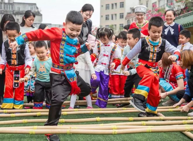 国学幼儿园宣传图片_幼儿园国学_国学园幼儿教师工作内容