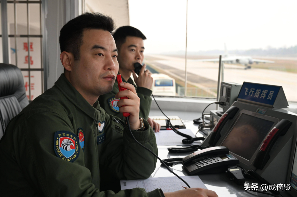 和平年代的英雄人物感动中国_感动中国十大人物_人物感动中国之悬崖小学教师