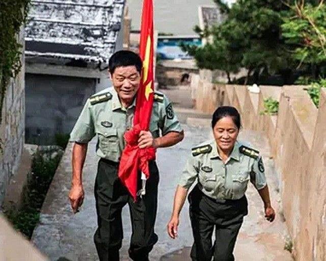 和平年代的英雄人物感动中国_人物感动中国之悬崖小学教师_感动中国十大人物