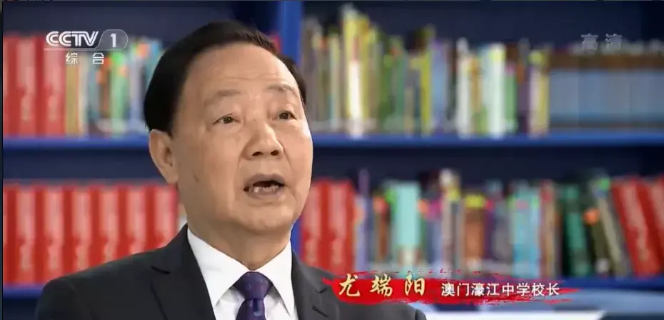 和平年代的英雄人物感动中国_人物感动中国之悬崖小学教师_感动中国十大人物