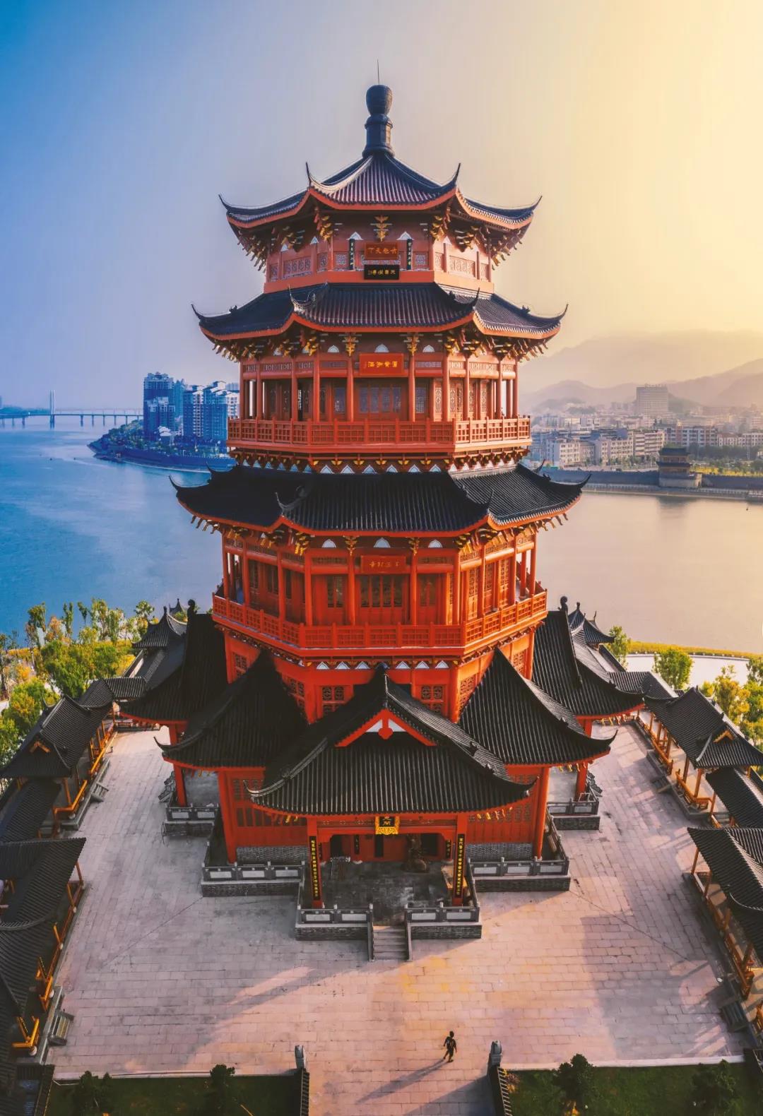 历史名人姓贺的_贺姓的历史名人有哪些_名人姓贺历史有哪些人