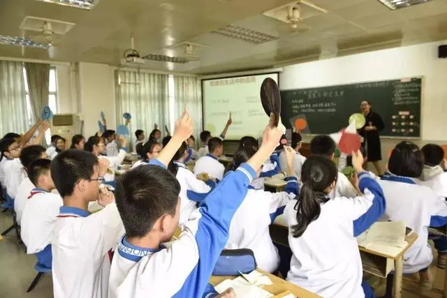 中考社会试卷_中考社会考生很难被录取吗_中考社会