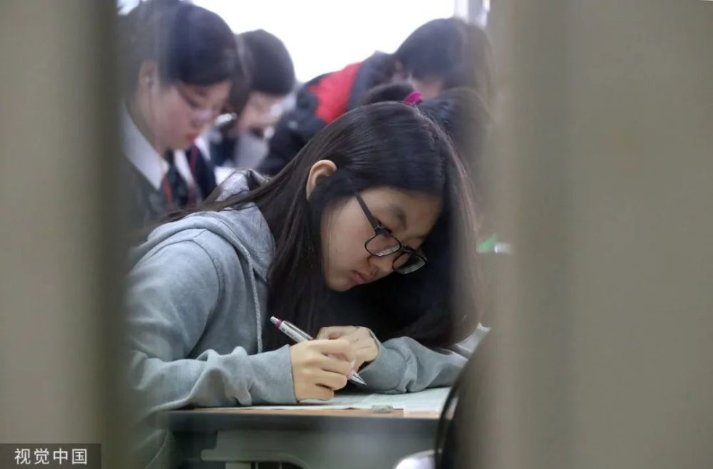韩国学生_韩国学生发型_韩国学生累还是日本学生累