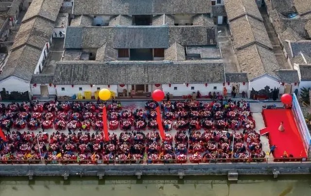 有地位的人有钱吗_有钱就有社会地位吗_社会上有地位的人