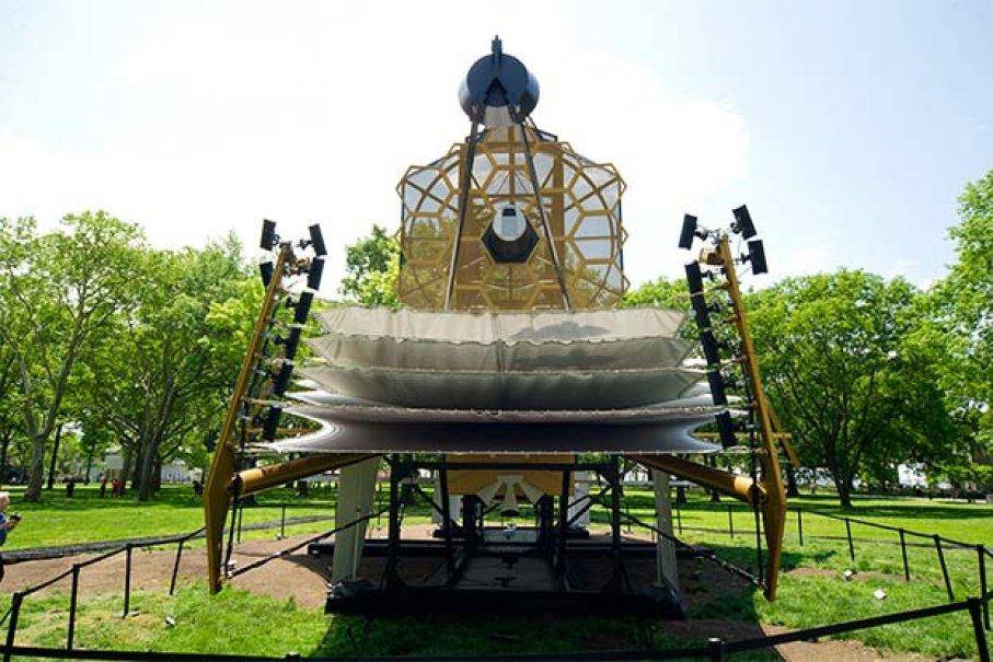 太空探索英语作文_太空探索的意义_探索太空