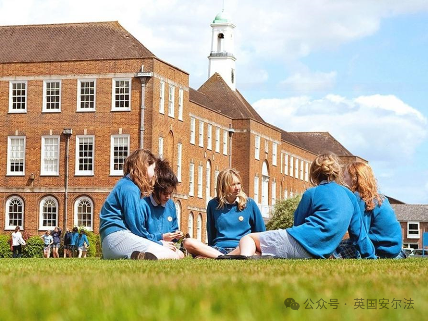 英国学校排名前100_英国学校_英国学校三个主要假期