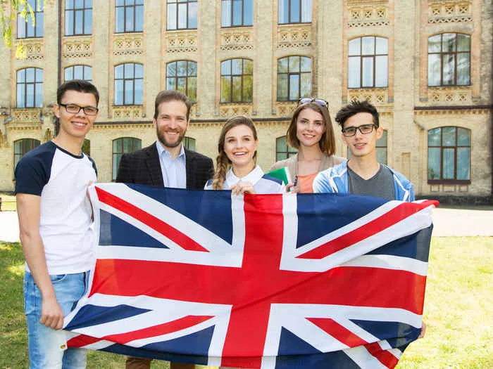 英国硕士学传媒_英国哪些学校有内测英语考试_英国学