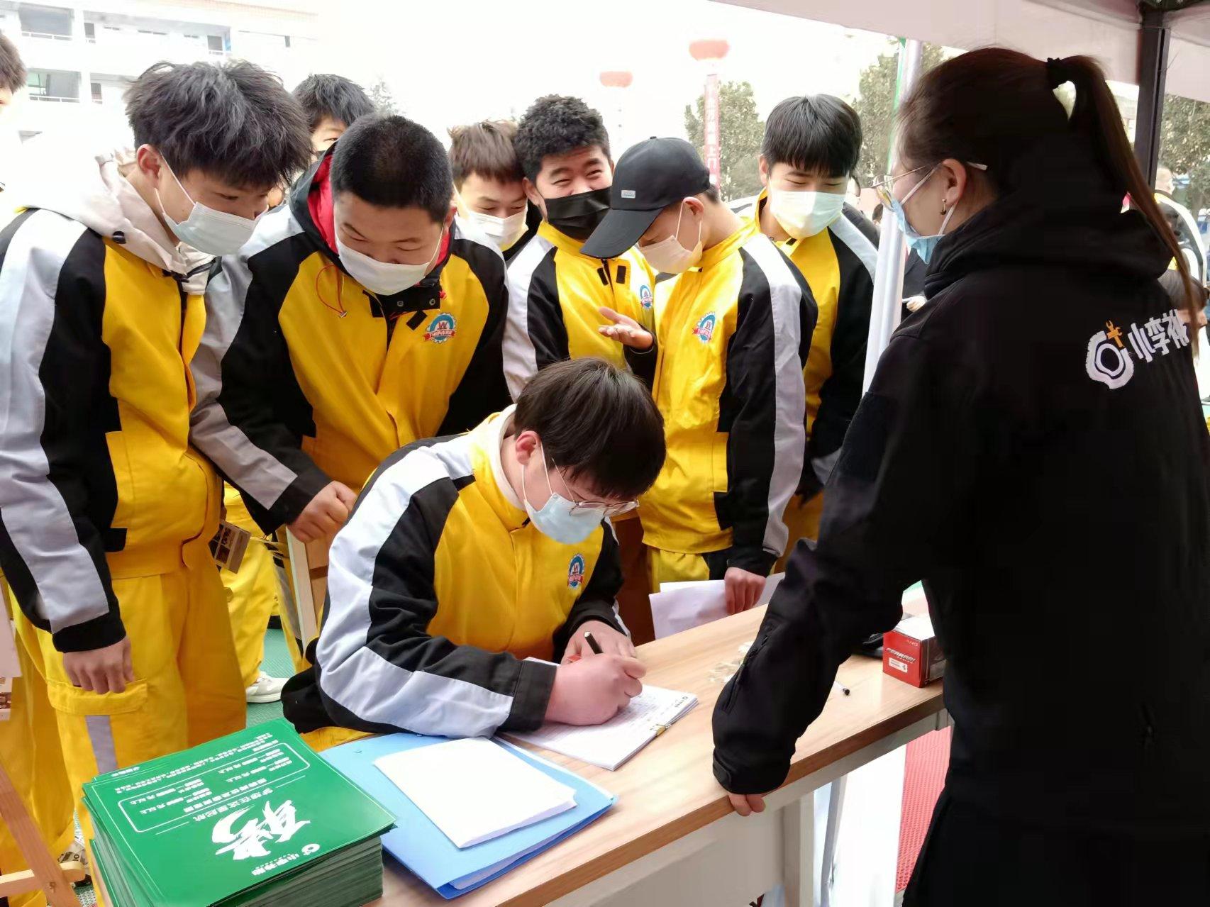 荥阳市人社局咨询电话_荥阳市人力资源和社会保障局_荥阳人社局官网