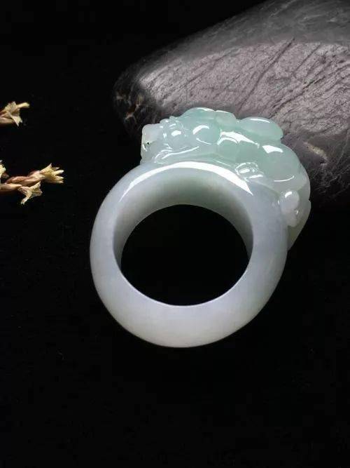 翡翠历史小故事_翡翠历史价格_翡翠的历史