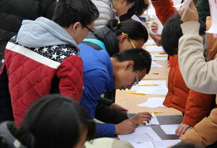 学历在这个社会重要吗_现在的社会学历很重要吗_学历在当今社会很重要吗