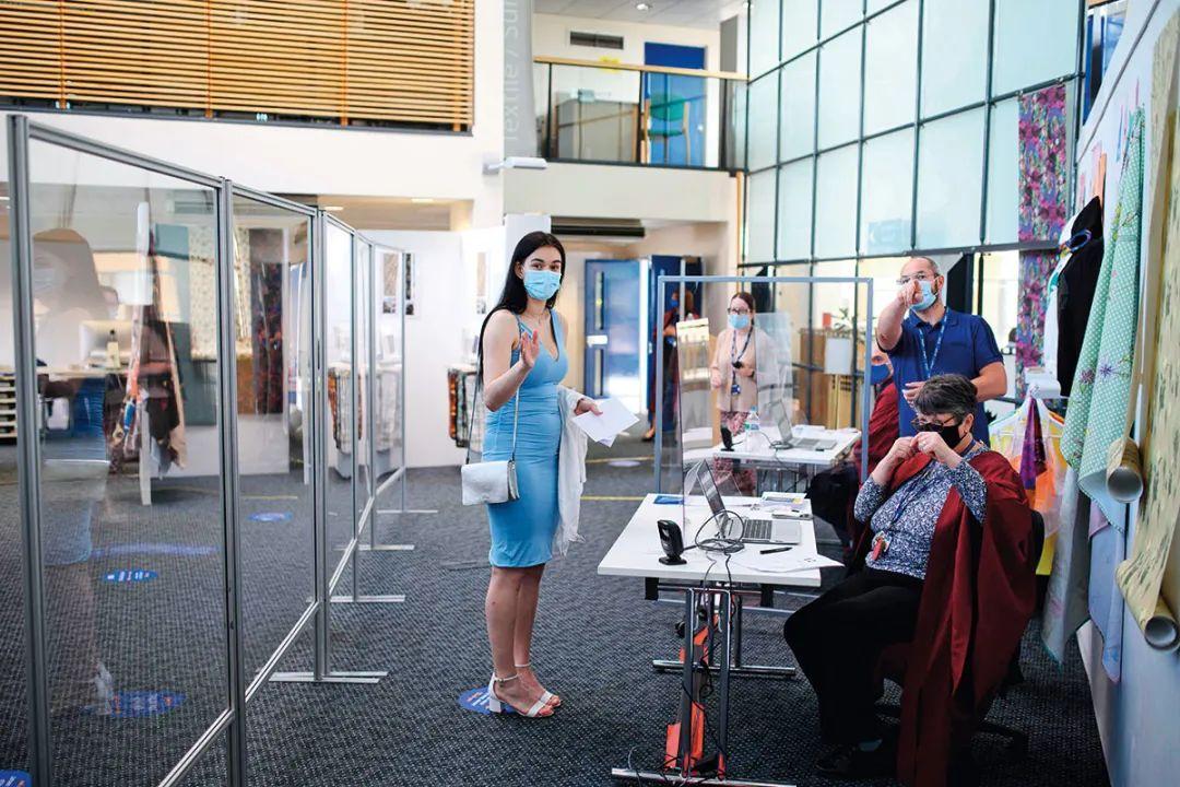 英国阿贝学院是高中吗_英国文学史及选读辅学手册_英国学