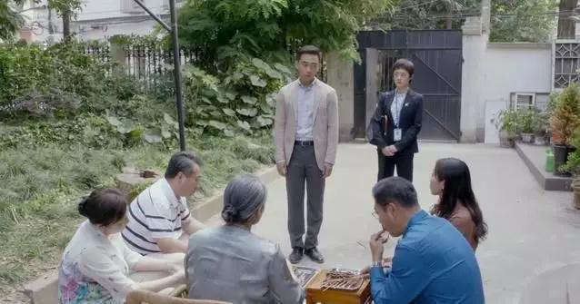 社会很现实_现实社会句句扎心的经典句子_现实社会一场戏玩的全是人民币