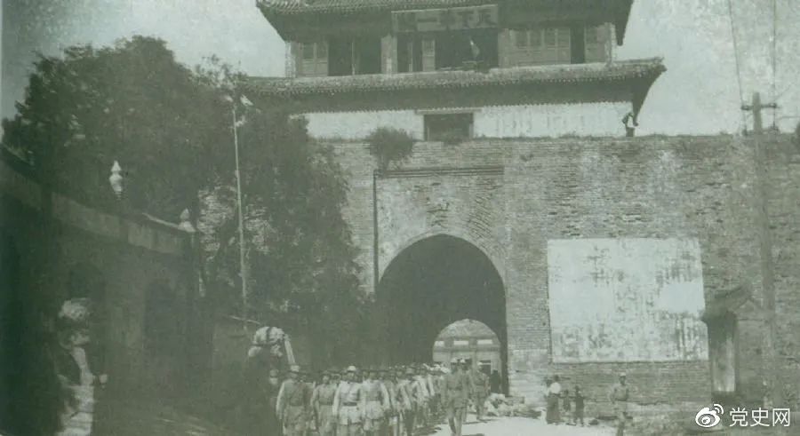 新民主主义社会的基本特征_新民主主义社会的基本特征_新民主主义社会的基本特征
