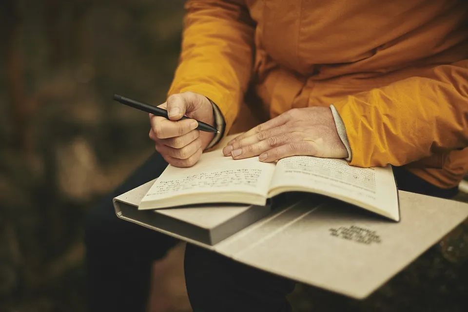 人物通讯范文2000字_人物通讯范文_人物通讯范文800字