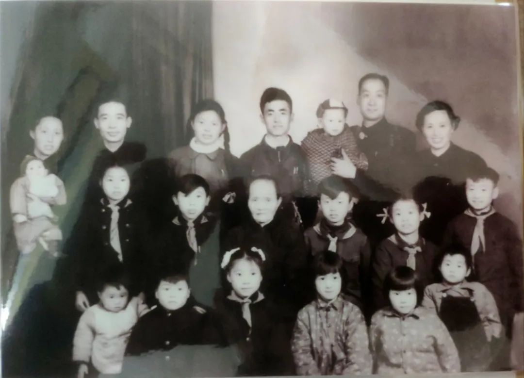 顾的名人_顾氏历史名人_顾的历史名人